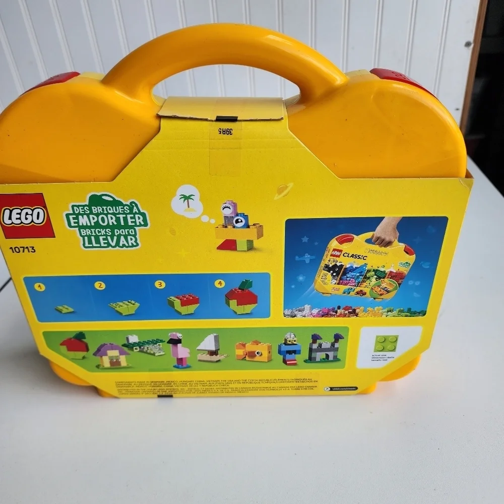 New Sealed Lego 10713 Creative Suitcase Building Complete Toy Set 213 Pieces